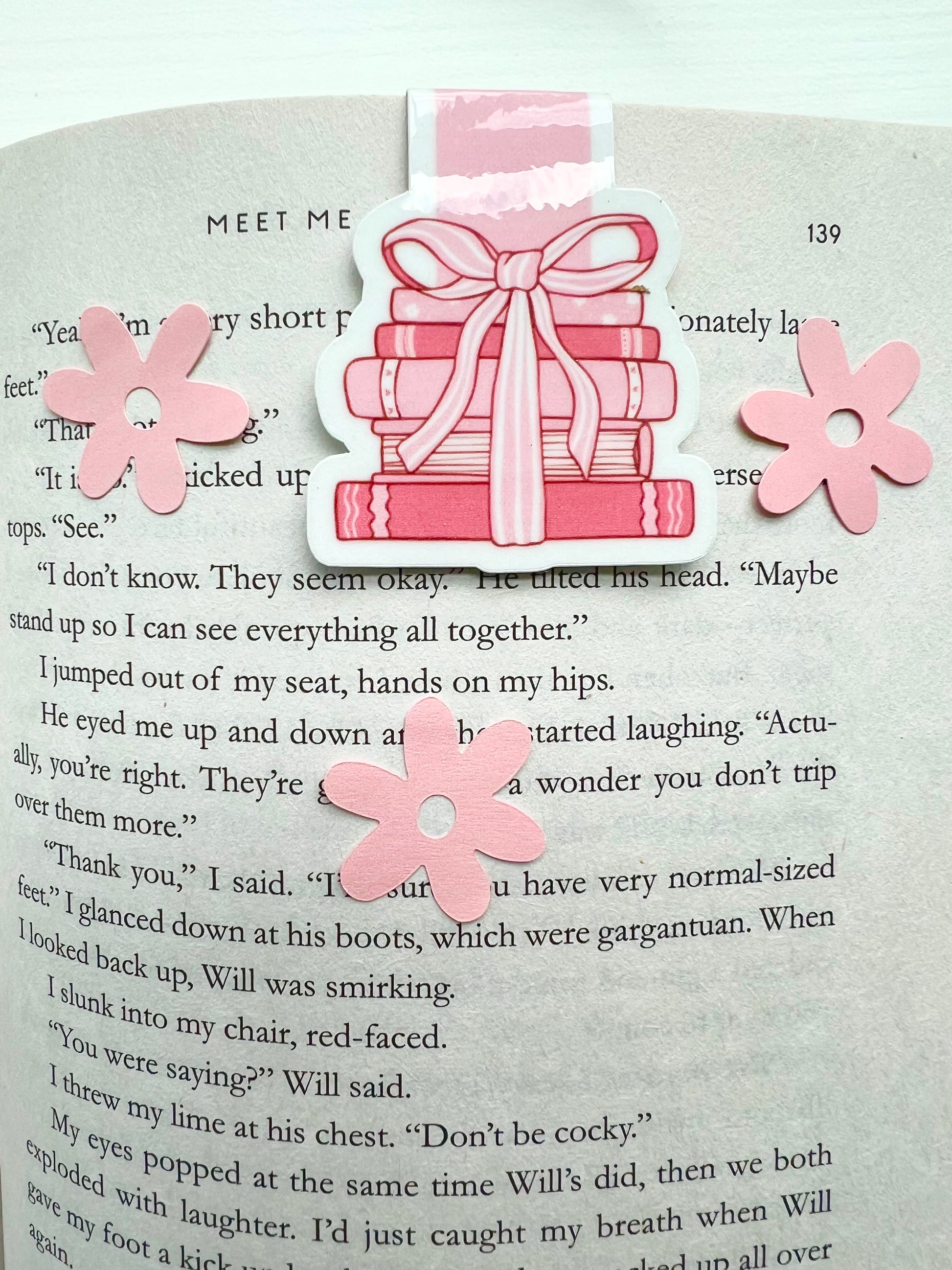 Bows & Books Magnetic Bookmark with pink bow and book-themed design